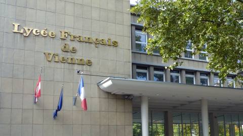 Sécurité routière renforcée devant le Lycée français de Vienne